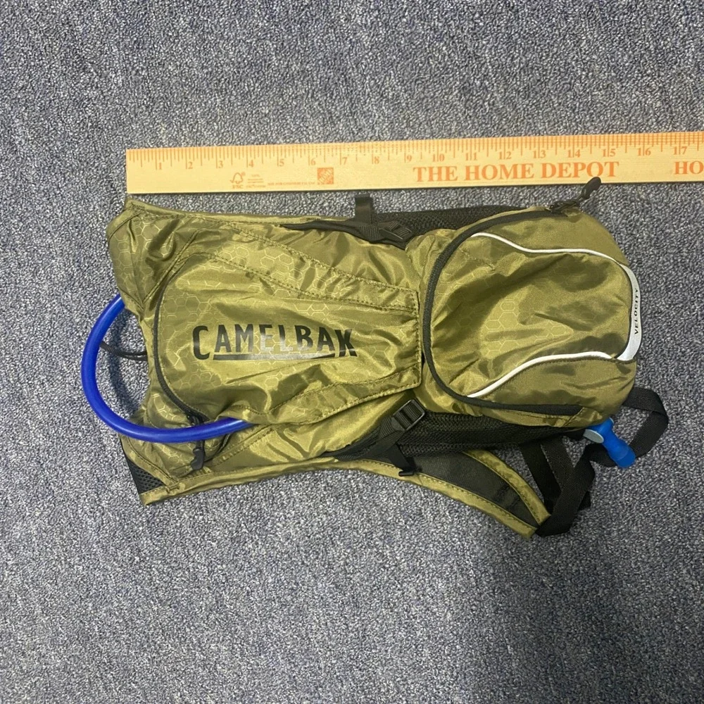CamelBak Velocity 2.5L / 85oz Hydration Pack Olive Green Backpack Reservoir